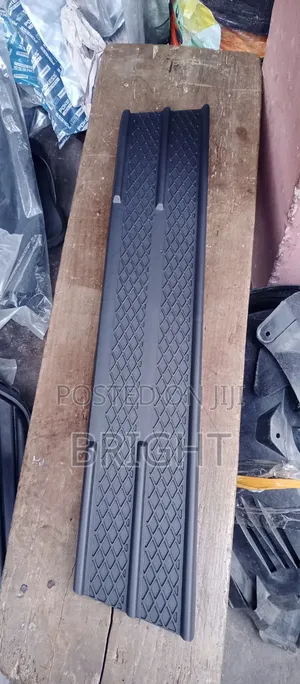 Center Grille Ford Escape 2013/16