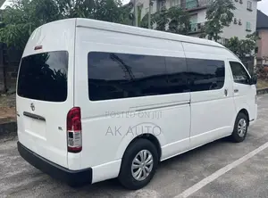 Toyota HiAce 2018 White
