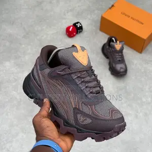 *Louis Vuitton Summit Snks* ` /Id/ - (Luxury )