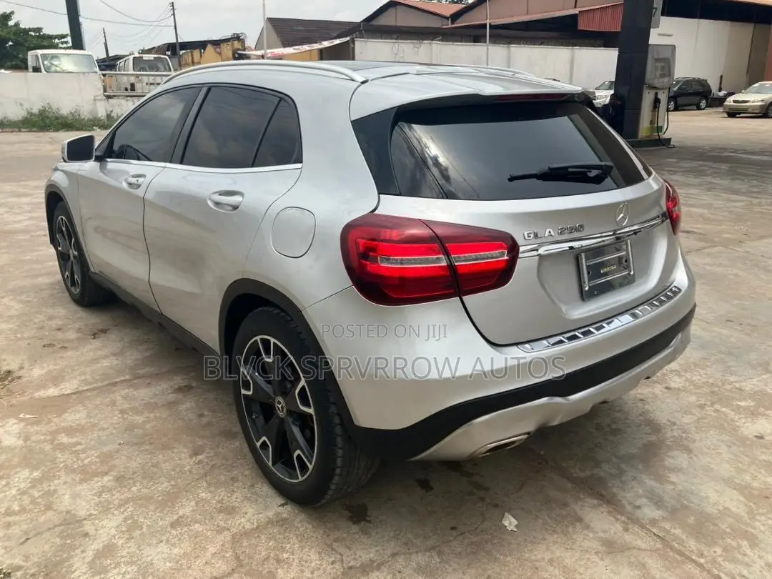 Mercedes-Benz GLA 250 2018 Silver