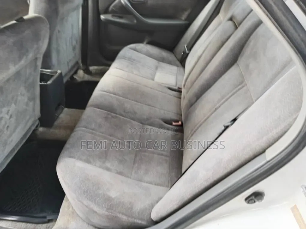 Toyota Camry 2000 White