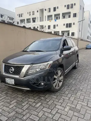 Nissan Pathfinder Platinum 4dr SUV 4WD (3.5L 6cyl CVT) 2015 Gray