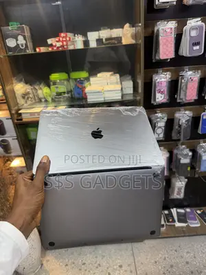 Laptop Apple MacBook Pro 2020 8GB Intel Core i5 SSD 256GB