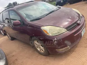 Toyota Sienna 2006 Red