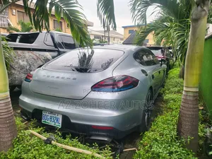Porsche Panamera Turbo S 4dr Sedan AWD (4.8L 8cyl Turbo 7AM) 2015