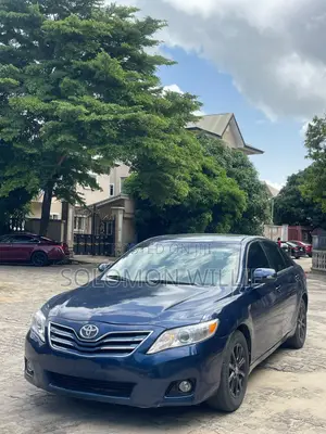 Toyota Camry XLE V6 4dr Sedan (3.5L 6cyl 6A) 2011 Blue