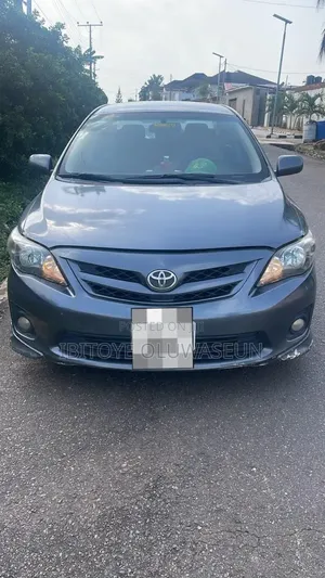 Toyota Corolla S Special Edition 4dr Sedan (1.8L 4cyl 4A) 2013 Gray
