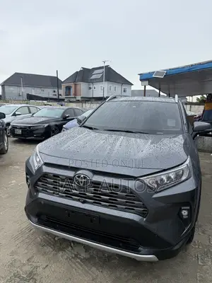 Toyota RAV4 Limited 2022 Gray