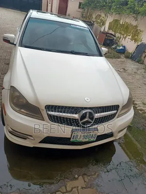 Mercedes-Benz C300 Luxury 4Matic Sedan AWD (3.0L 6cyl 7A) 2010 White