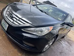Hyundai Sonata Limited 2.0T Sedan (2.0L 4cyl 6A) 2012 Black