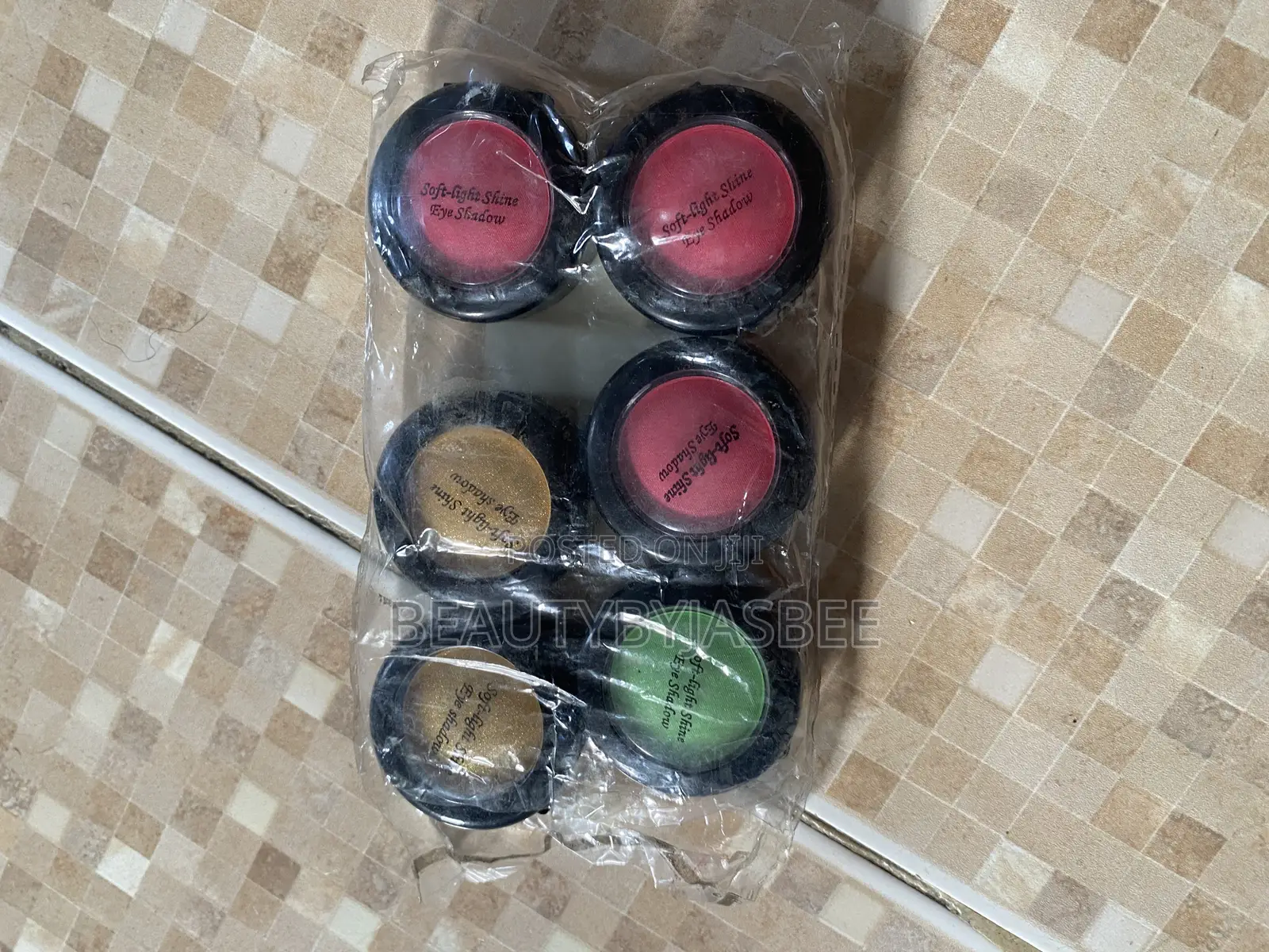 Single Eyeshadow – Different Colours