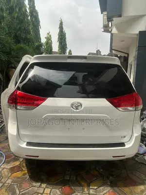 Toyota Sienna 2014 White