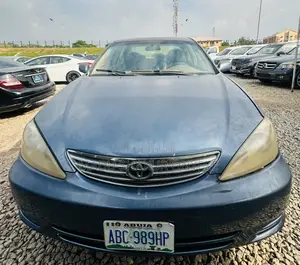 Toyota Camry LE 4dr Sedan (2.4L 4cyl 5M) 2004 Blue