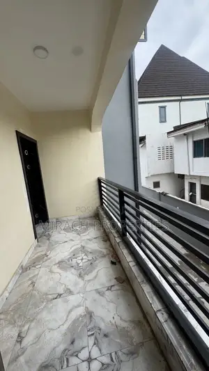 3bdrm Block of Flats in Man City, Ago Palace for sale