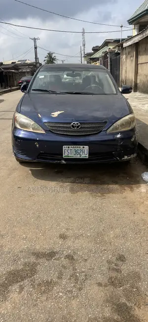 Toyota Camry LE 4dr Sedan (2.4L 4cyl 4A) 2004 Blue