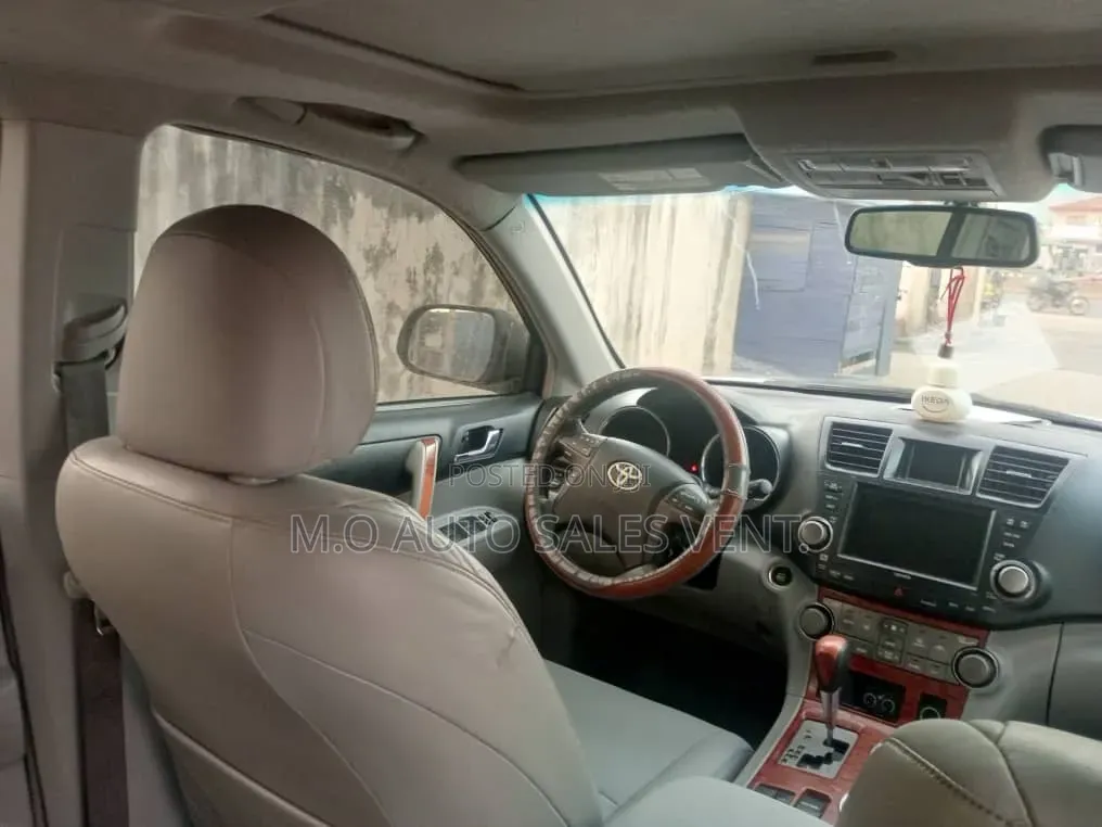Toyota Highlander Limited 2010 Silver