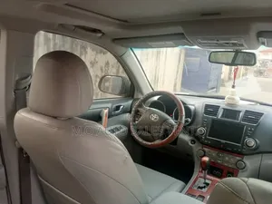 Toyota Highlander Limited 2010 Silver