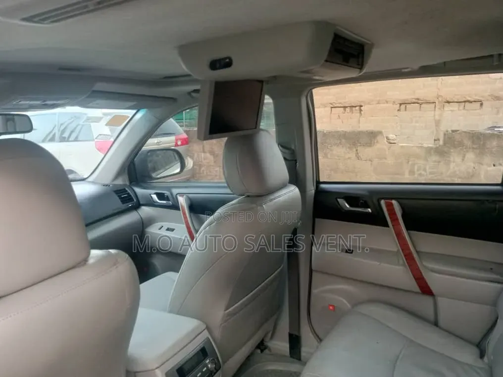 Toyota Highlander Limited 2010 Silver