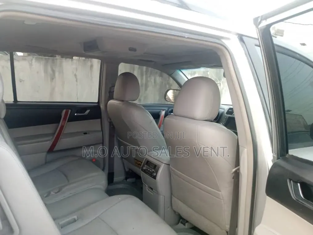 Toyota Highlander Limited 2010 Silver