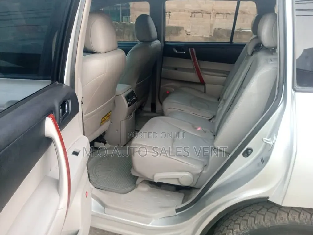 Toyota Highlander Limited 2010 Silver