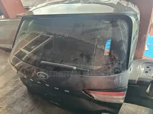 Ford Escape Boot 2020 Above