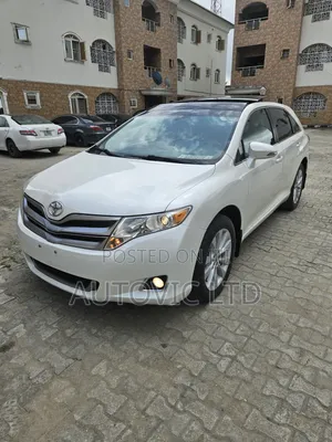 Toyota Venza XLE 4dr Wagon AWD (2.7L 4cyl 6A) 2015 White
