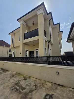 4bdrm Duplex in Gaduwa for sale
