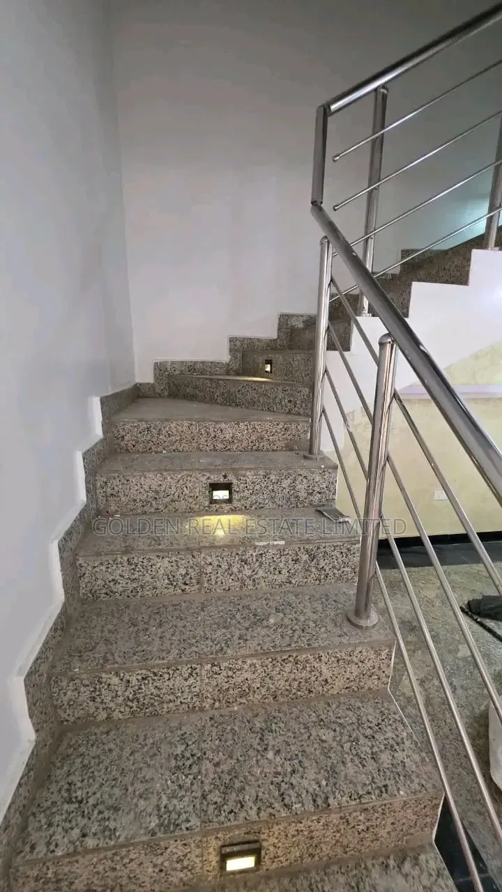 5bdrm Duplex in Guzape District for rent