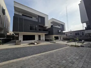 5bdrm House in Utako for sale