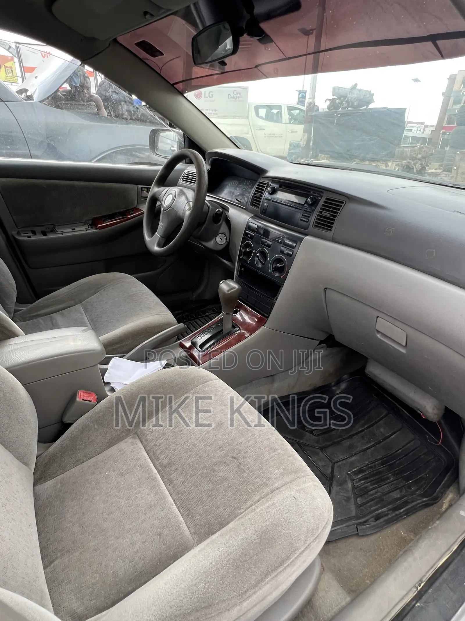 Toyota Corolla LE 2006 Silver