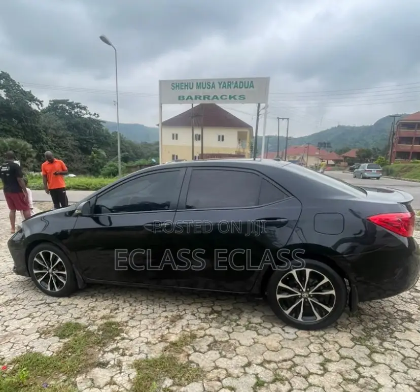 Toyota Corolla 2017 Black