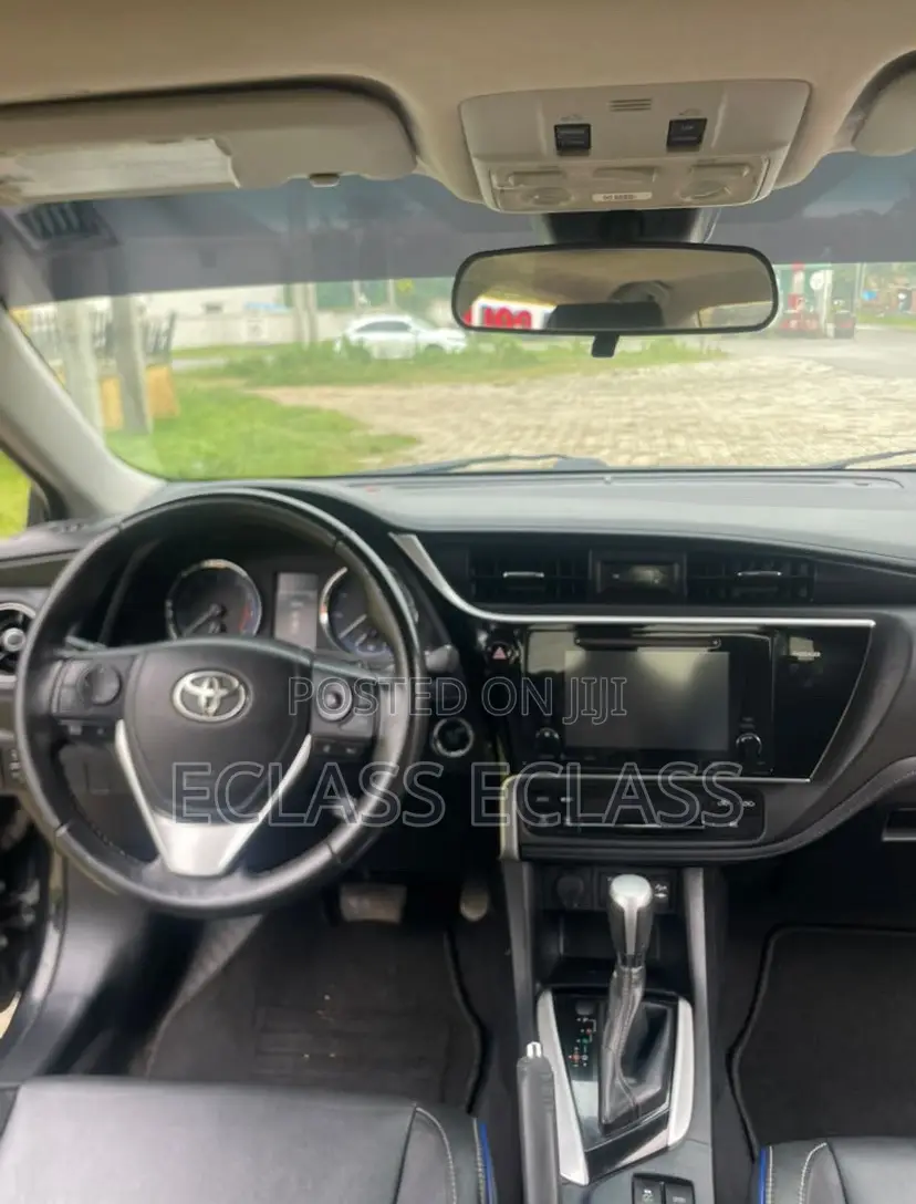 Toyota Corolla 2017 Black