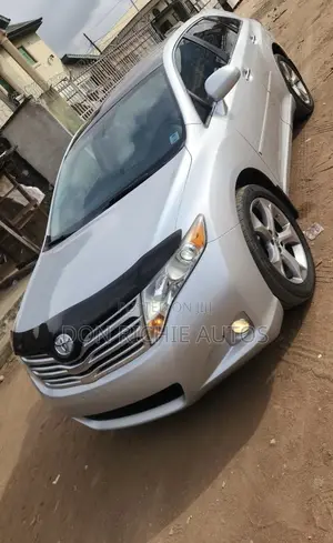 Toyota Venza 2010 Silver