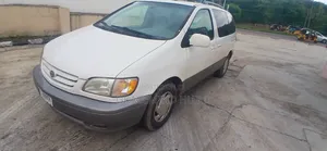 Toyota Sienna XLE 2003 White