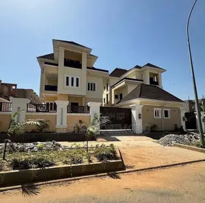 7bdrm Duplex in Guzape District for sale