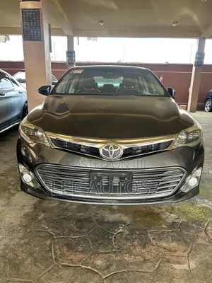 Toyota Avalon XLE Premium Sedan FWD (3.5L 6cyl 6A) 2013 Gray
