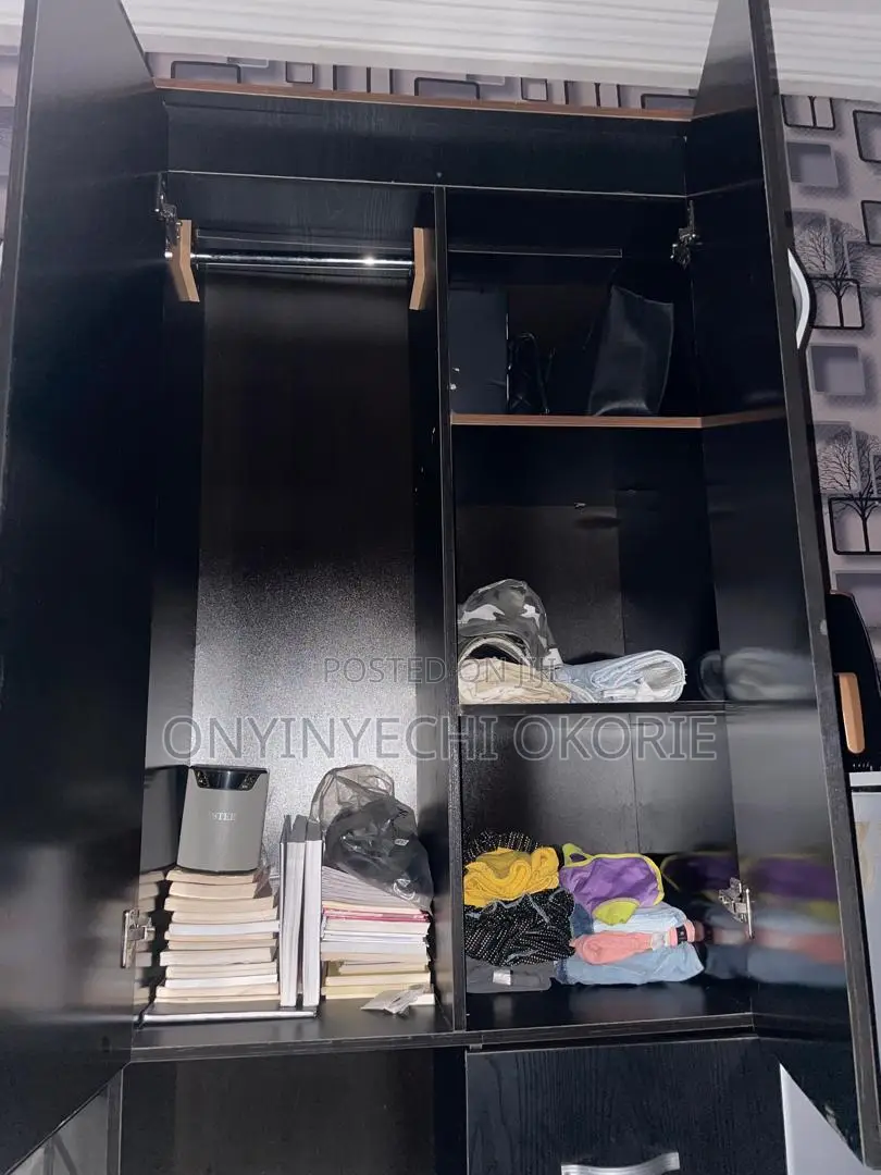 Neatly Used 6ft Wardrobe – Spacious and Well Maintained
