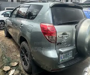 Toyota RAV4 2.0 VVT-i 2008 Green