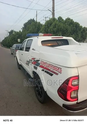 Toyota HiAce 2014 White