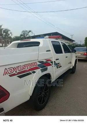 Toyota HiAce 2014 White