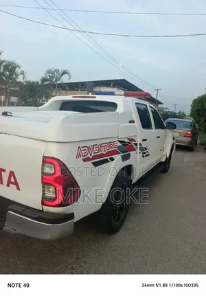 Toyota HiAce 2014 White