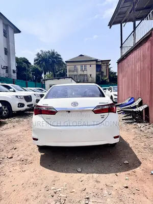 Toyota Corolla 2019 White