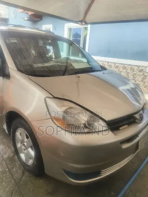 Toyota Sienna 2005 Gold