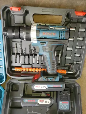 Bosch Cordless Drilling Machine 4v