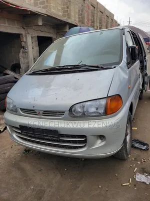 Mitsubishi Space Gear 2001 Silver