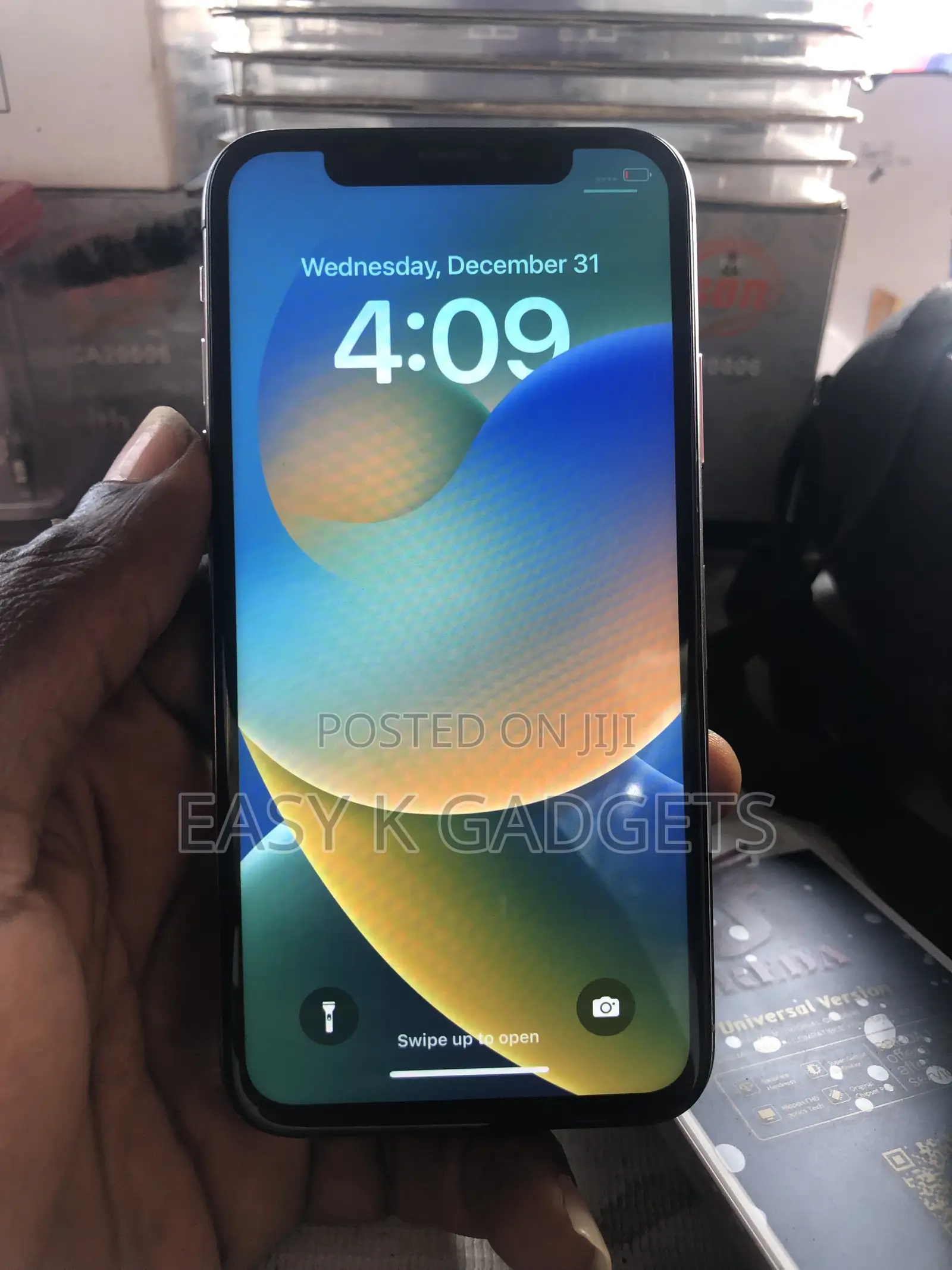 Apple iPhone X 64 GB White