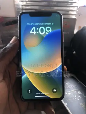 Apple iPhone X 64 GB White