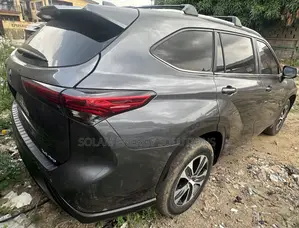 Toyota Highlander 2021 Gray