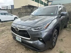 Toyota Highlander 2021 Gray