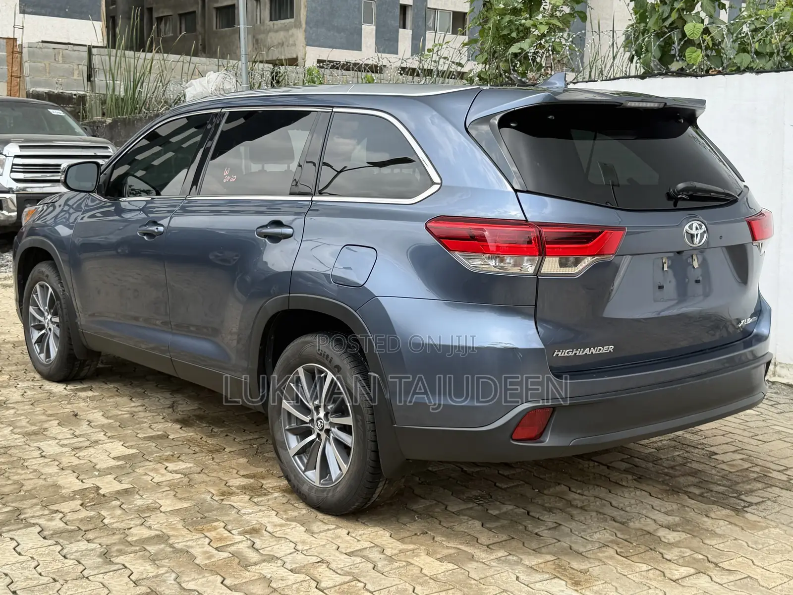 Toyota Highlander XLE 2019 Blue